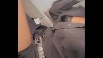Tu aimes quand je fais la coquine dans l’avion je te poste la vidéo intégral