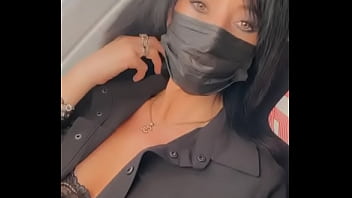 Tu aimes quand je fais la coquine dans l’avion je te poste la vidéo intégral