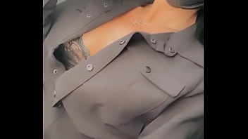 Tu aimes quand je fais la coquine dans l’avion je te poste la vidéo intégral