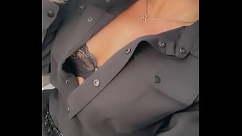 Tu aimes quand je fais la coquine dans l’avion je te poste la vidéo intégral