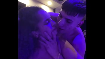 Le desvirgo la vagina a pendejita de 19 años Le desvirgo la vagina a pendejita de 19 años