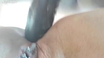 Metendo em dois cuzinhos muito forte