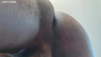 Metendo em dois cuzinhos muito forte