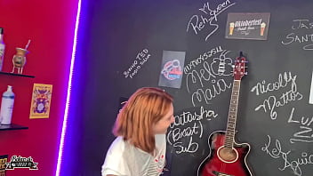 Ruiva corintiana insaciá deu buceta e pediu pra levar no cu