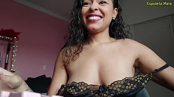 Brasileira gostosa bricando e se excitando pela manha