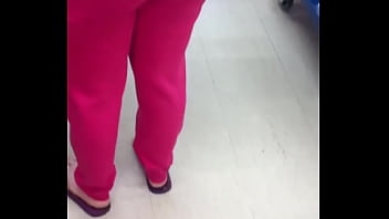 Big booty white gurl i know i love her but cant talk to her lol