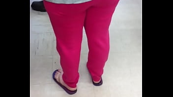 Big booty white gurl i know i love her but cant talk to her lol