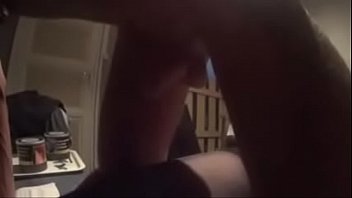 La jolie laure69 aroser de sperme