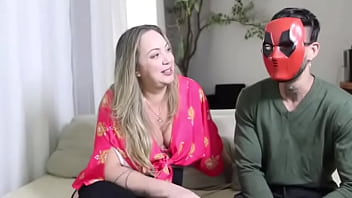 Transei com fã mascarado