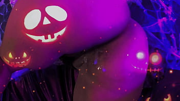 A bruxa a virgem e a diaba invocam do além monstros para fuderem suas bucetas