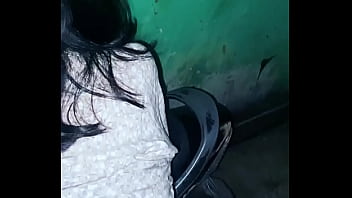 Ngentot di atas motor di gang perumahan hampir di gebukin warga Ngentot di atas motor di gang perumahan hampir di gebukin warga