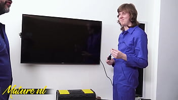 French milf get ass fucked by the two repair men