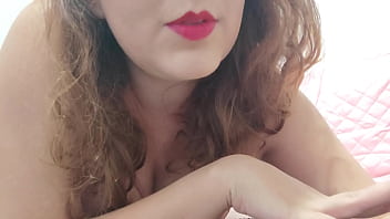 Garota na cam conversando e tirando umas duvidas