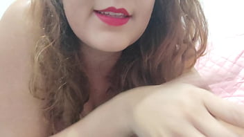 Garota na cam conversando e tirando umas duvidas