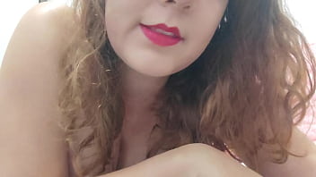 Garota na cam conversando e tirando umas duvidas