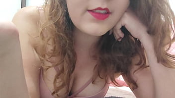 Garota na cam conversando e tirando umas duvidas