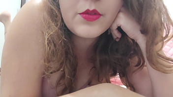 Garota na cam conversando e tirando umas duvidas