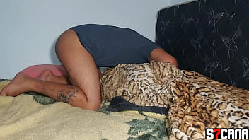 Novinha da boceta gostosa chupei ela toda e enfia o pau na bocetinha