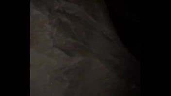 Ela ficou com vergonha de me chupar na cachoeira