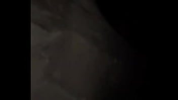 Ela ficou com vergonha de me chupar na cachoeira