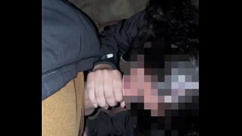 Ela ficou com vergonha de me chupar na cachoeira