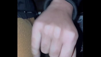 Ela ficou com vergonha de me chupar na cachoeira