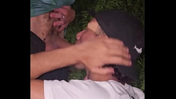 Fudendo e mamando o hétero dotadao na estação de metro