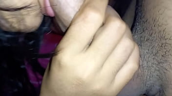 Mis labios temblaron con la resaca de su placer exhausta pero feliz Mis labios temblaron con la resaca de su placer exhausta pero feliz