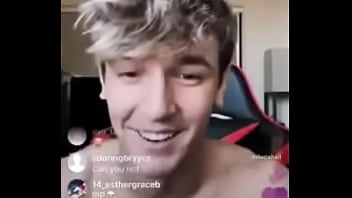 “feet look weird as sh*t on camera”