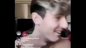 “feet look weird as sh*t on camera”