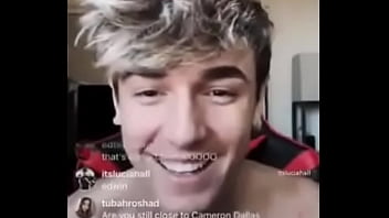 “feet look weird as sh*t on camera”