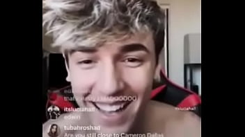 “feet look weird as sh*t on camera”