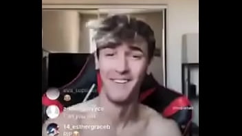 “feet look weird as sh*t on camera”