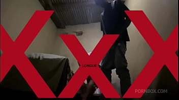 La skinny veut longue queue