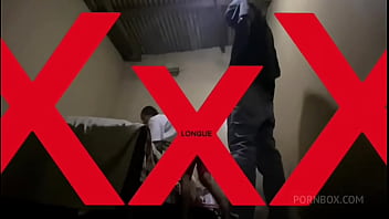 La skinny veut longue queue