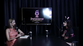 é ninfomaníaca e se masturba duas vezes gozando com facilidade além de ser submissa gostar de spanking e ter fetiches com facas yummi paradise sheer red