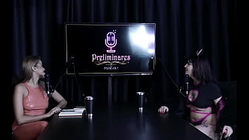 é ninfomaníaca e se masturba duas vezes gozando com facilidade além de ser submissa gostar de spanking e ter fetiches com facas yummi paradise sheer red