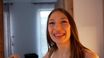 Horny tenant wants landlord to creampie her pussy