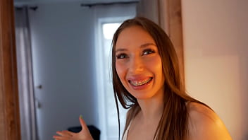 Horny tenant wants landlord to creampie her pussy