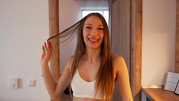 Horny tenant wants landlord to creampie her pussy