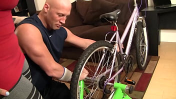 Sarah jay loves to eat jizz