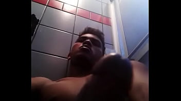 Safadinho Gostoso Na Punheta thumbnail