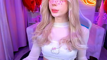 This Hot Tranny Loves To Show Her Beautiful Body Live On Webcam thumbnail