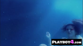 Hot babe enjoyed hot posing in wet clothes