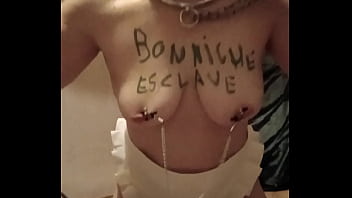 2025 03 11 esclave f la bonniche en petit tablier