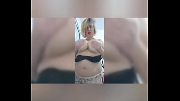 Gozou balançando os peitos