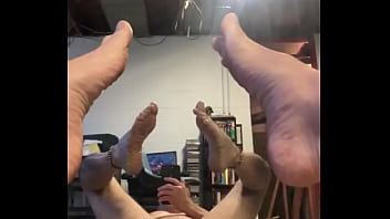 Looking At My Butthole & Feet Kinks In The Mirror thumbnail