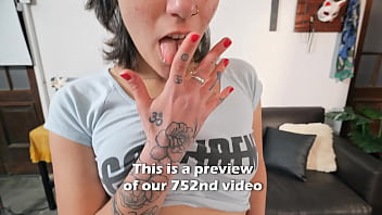 Young sporty slut has a big round ass and sexy cameltoe