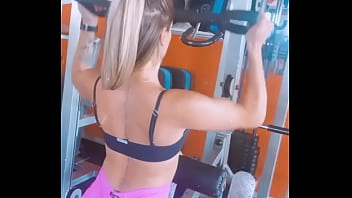 Loirinha volta naquele pique