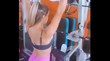 Loirinha volta naquele pique